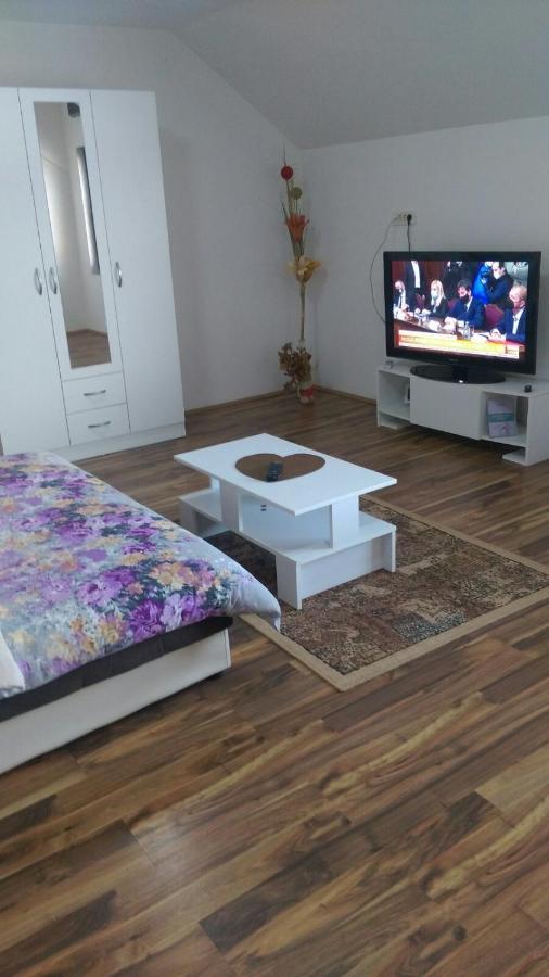 Appartement Stan Na Dan Gornji Milanovac-Centar-Nova Gradnja Extérieur photo