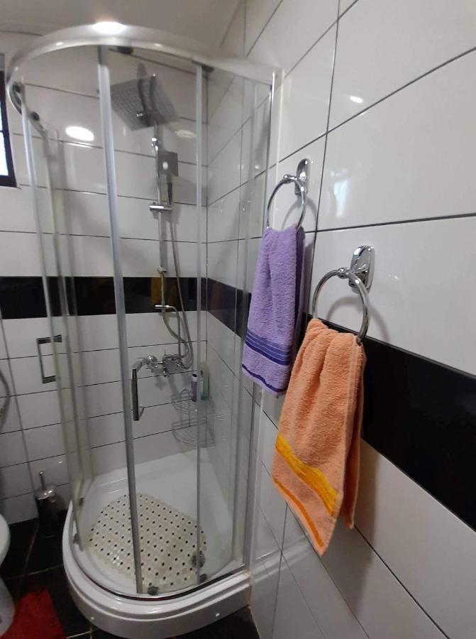 Appartement Stan Na Dan Gornji Milanovac-Centar-Nova Gradnja Extérieur photo