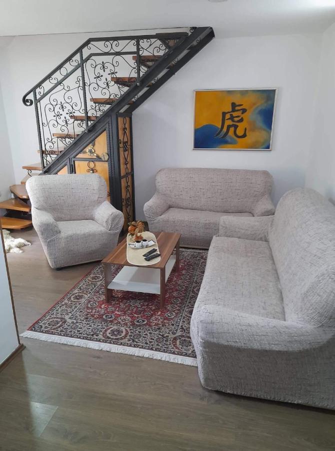 Appartement Stan Na Dan Gornji Milanovac-Centar-Nova Gradnja Extérieur photo